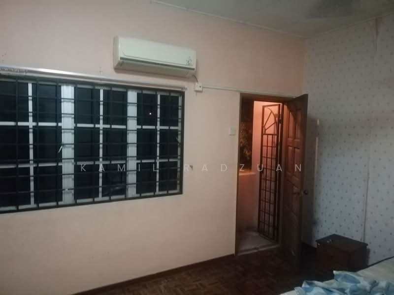 Rumah Teres 2 Tingkat untuk Disewa di Bandar Baru Bangi (Selangor) - Kamil Radzuan - Bedroom - PropertyGuru.com.my