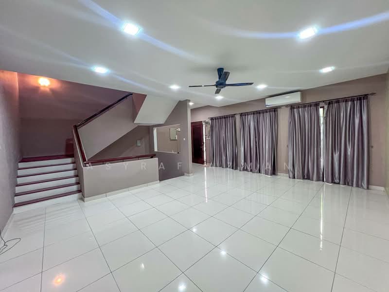 3-storey Terraced House for Sale in Alam Damai (Cheras) - Asyraf Azman - Living Room - PropertyGuru.com.my