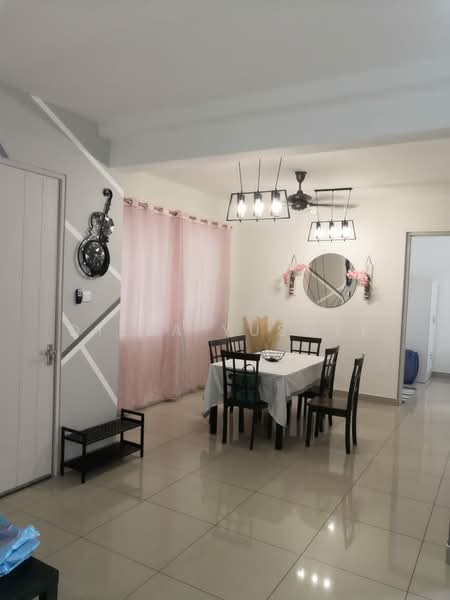 Kondominium untuk Dijual di Vision Residence (V'Residence) - DILLA YUSOFF - Dining Room - PropertyGuru.com.my