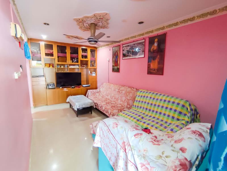 Rumah Teres 1 Tingkat untuk Dijual di Taman Sri Serdang (Seri Kembangan) - N. Melisa - Living Room - PropertyGuru.com.my