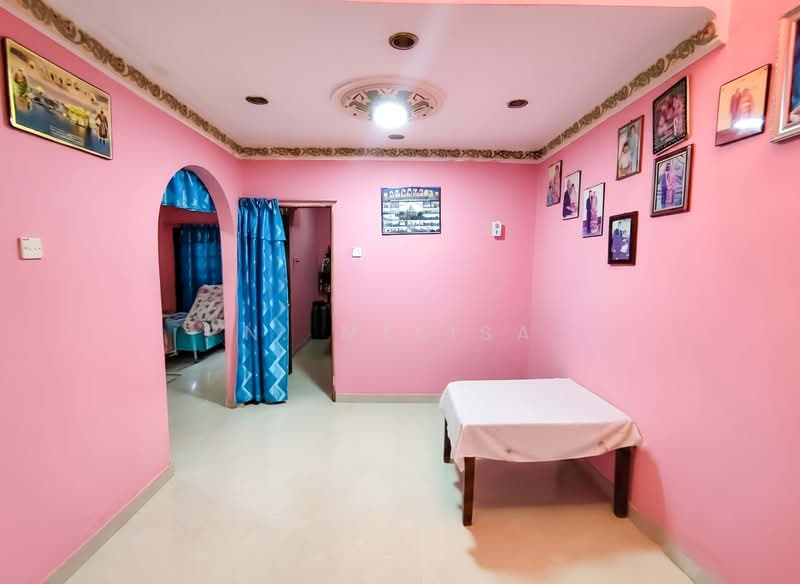 Rumah Teres 1 Tingkat untuk Dijual di Taman Sri Serdang (Seri Kembangan) - N. Melisa - Interior - PropertyGuru.com.my