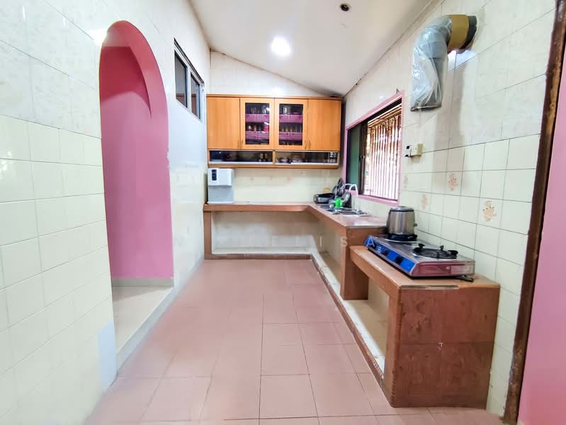 Rumah Teres 1 Tingkat untuk Dijual di Taman Sri Serdang (Seri Kembangan) - N. Melisa - Kitchen - PropertyGuru.com.my