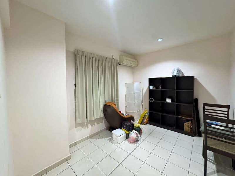 Pangsapuri untuk Dijual di Sri Impian Apartment - Jen Choo - Living Room - PropertyGuru.com.my
