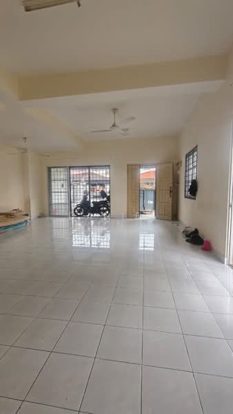 Rumah Teres 2 Tingkat untuk Dijual di Taman Pulai Indah (Johor Bahru) - Daniel Yong - Living Room - PropertyGuru.com.my