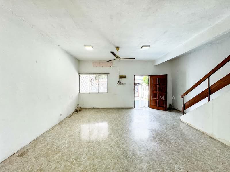 2-storey Terraced House for Sale in Ampang (Selangor) - Yasmin Sulaiman - Living Room - PropertyGuru.com.my