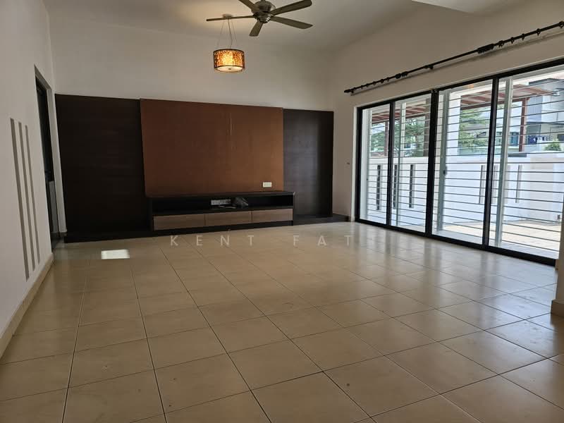 Rumah Teres 3 Tingkat untuk Dijual di Taman Bukit Prima (Cheras) - Kent Fatt - Living Room - PropertyGuru.com.my