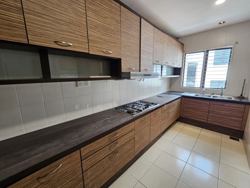 Rumah Teres 3 Tingkat untuk Dijual di Taman Bukit Prima (Cheras) - Kent Fatt - Kitchen - PropertyGuru.com.my