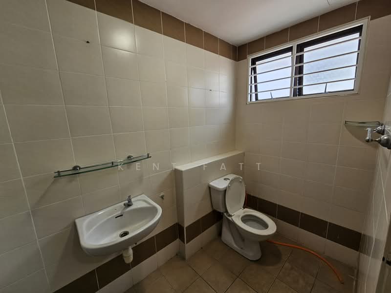 Rumah Teres 3 Tingkat untuk Dijual di Taman Bukit Prima (Cheras) - Kent Fatt - Bathroom - PropertyGuru.com.my