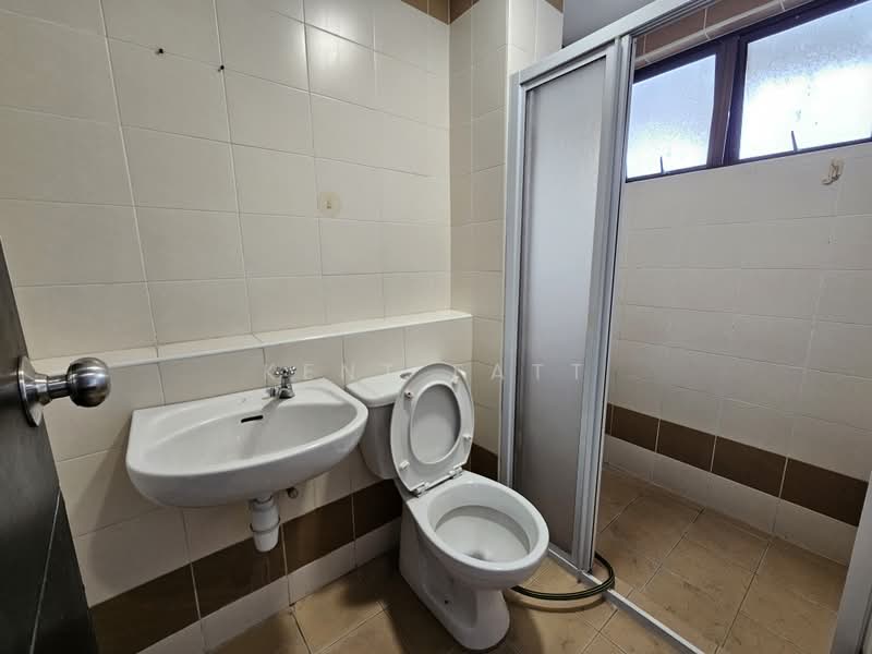 Rumah Teres 3 Tingkat untuk Dijual di Taman Bukit Prima (Cheras) - Kent Fatt - Bathroom - PropertyGuru.com.my