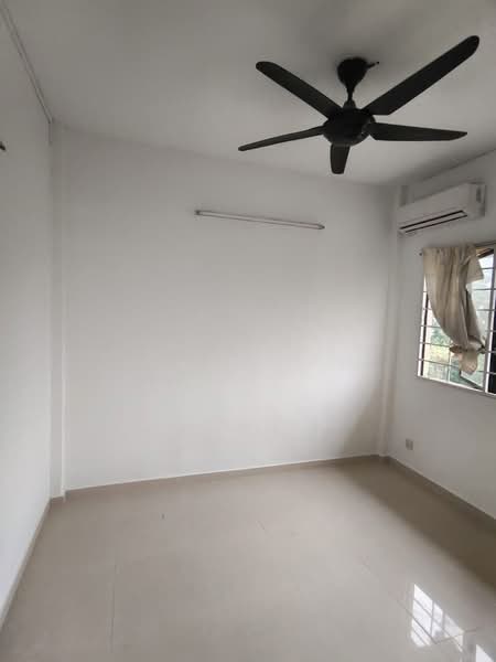 Pangsapuri untuk Dijual di Indah 1 Apartment - Kew . - Interior - PropertyGuru.com.my
