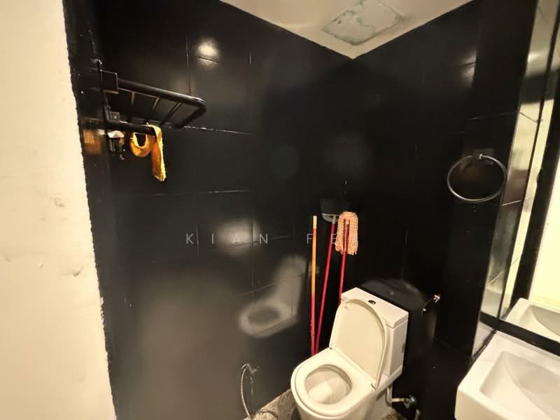 Servis Apartment untuk Disewa di Centrestage Designer Suite - Kian Fei - Bathroom - PropertyGuru.com.my