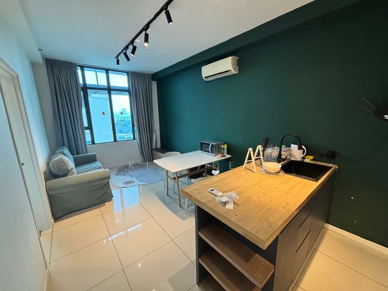 Servis Apartment untuk Disewa di Centrestage Designer Suite - Kian Fei - Living Room - PropertyGuru.com.my