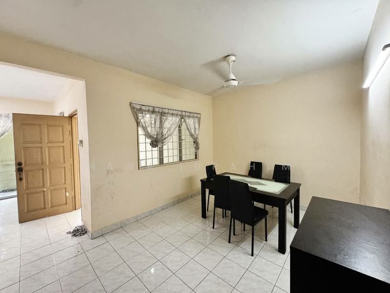2-storey Terraced House for Sale in Bandar Baru Bangi (Selangor) - Hawa Ibrahim - Dining Room - PropertyGuru.com.my
