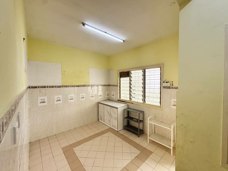 2-storey Terraced House for Sale in Bandar Baru Bangi (Selangor) - Hawa Ibrahim - Kitchen - PropertyGuru.com.my
