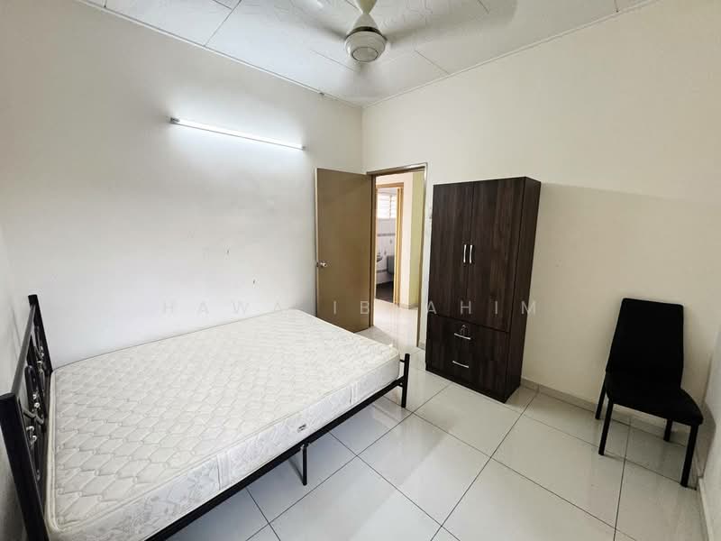 2-storey Terraced House for Sale in Bandar Baru Bangi (Selangor) - Hawa Ibrahim - Bedroom - PropertyGuru.com.my