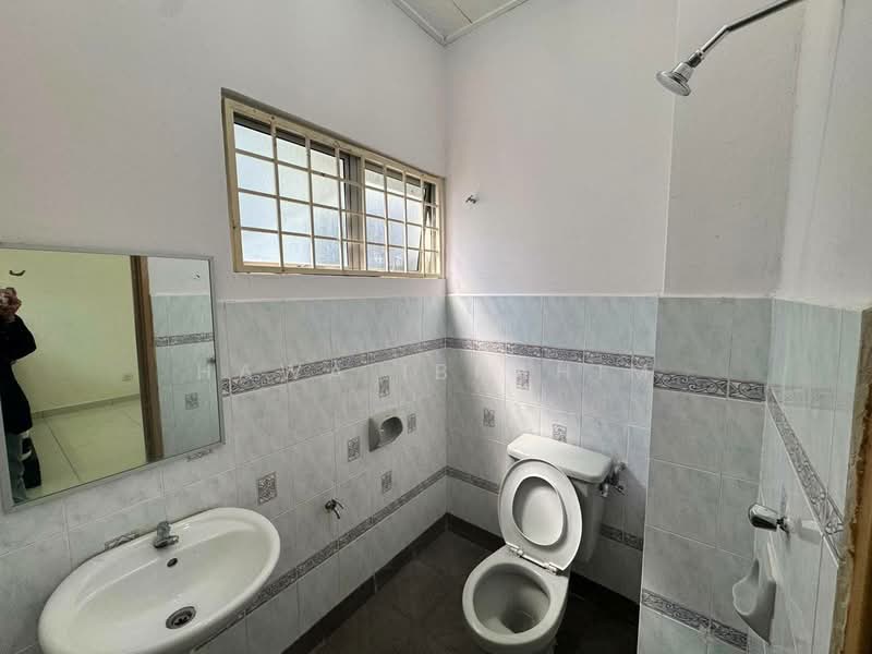 2-storey Terraced House for Sale in Bandar Baru Bangi (Selangor) - Hawa Ibrahim - Bathroom - PropertyGuru.com.my