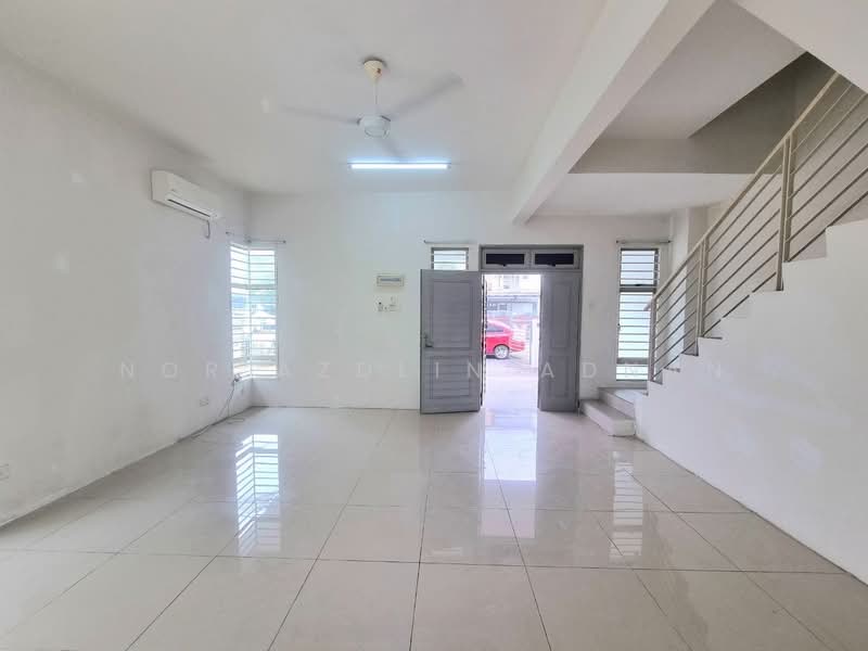 Rumah Berkembar untuk Dijual di Bandar Saujana Putra (Tanjong Duabelas) - Nor Azdlin Adnan - PropertyGuru.com.my