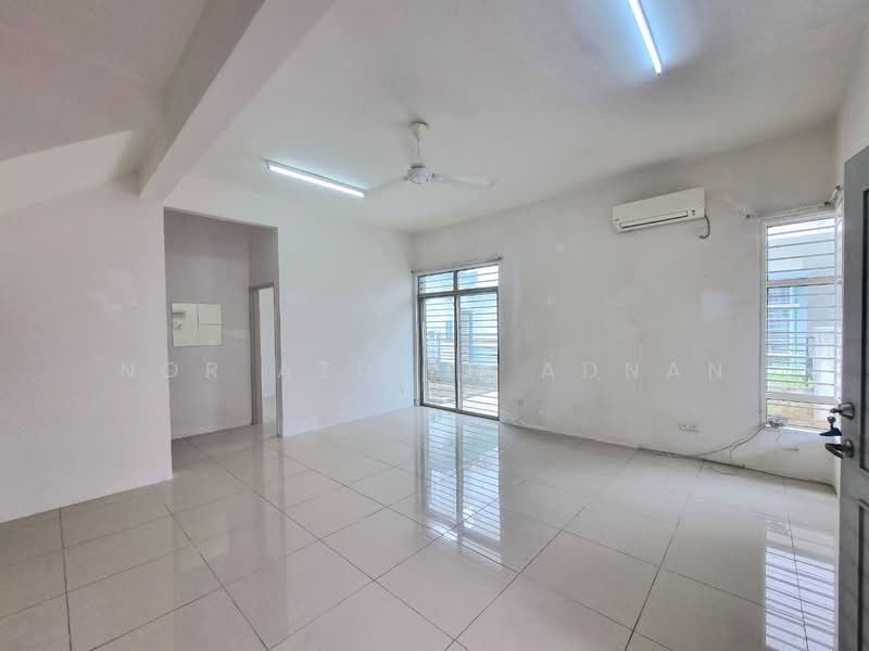 Rumah Berkembar untuk Dijual di Bandar Saujana Putra (Tanjong Duabelas) - Nor Azdlin Adnan - PropertyGuru.com.my