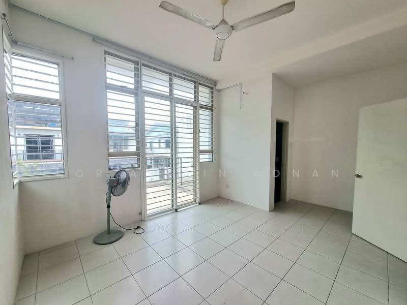Rumah Berkembar untuk Dijual di Bandar Saujana Putra (Tanjong Duabelas) - Nor Azdlin Adnan - PropertyGuru.com.my