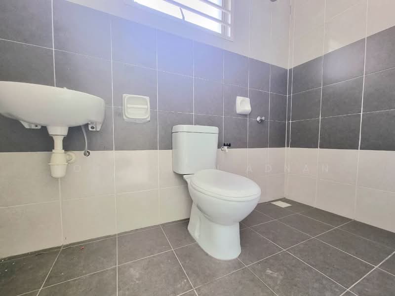 Rumah Berkembar untuk Dijual di Bandar Saujana Putra (Tanjong Duabelas) - Nor Azdlin Adnan - PropertyGuru.com.my