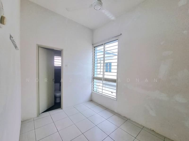 Rumah Berkembar untuk Dijual di Bandar Saujana Putra (Tanjong Duabelas) - Nor Azdlin Adnan - PropertyGuru.com.my