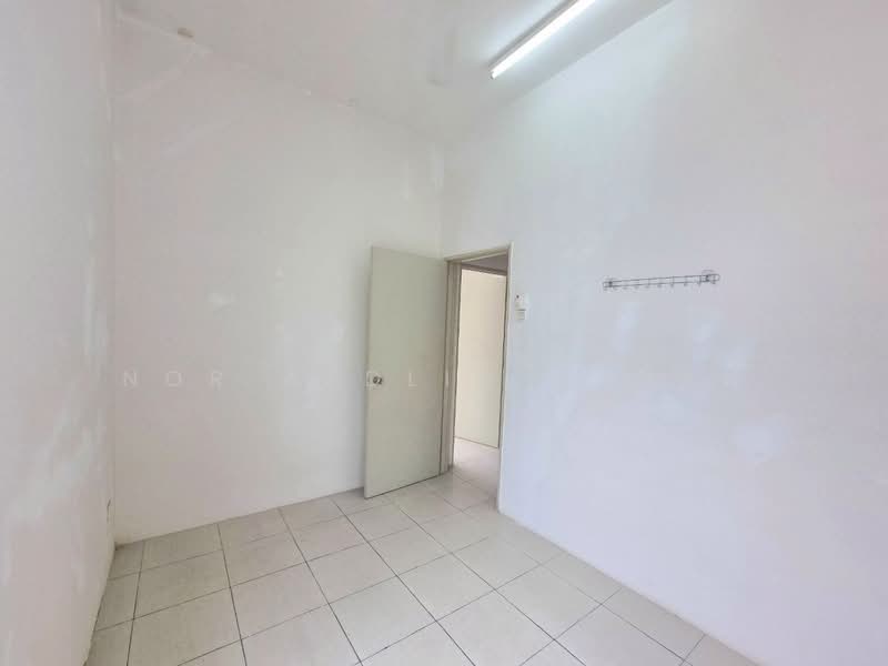 Rumah Berkembar untuk Dijual di Bandar Saujana Putra (Tanjong Duabelas) - Nor Azdlin Adnan - PropertyGuru.com.my