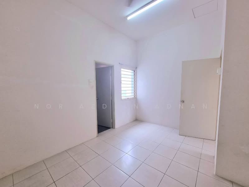Rumah Berkembar untuk Dijual di Bandar Saujana Putra (Tanjong Duabelas) - Nor Azdlin Adnan - PropertyGuru.com.my