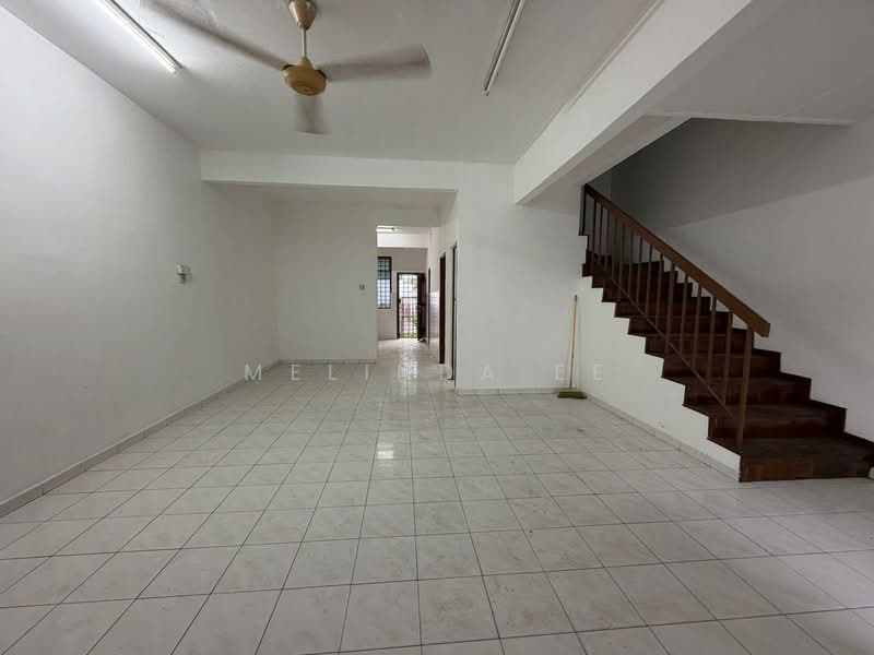 Rumah Teres 2 Tingkat untuk Dijual di Taman Universiti (Skudai) - Melinda Ee - Living Room - PropertyGuru.com.my