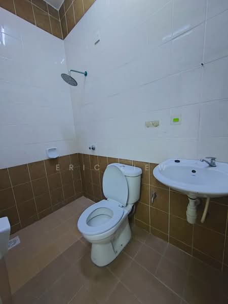Rumah Teres 2 Tingkat untuk Disewa di Bandar Sungai Long (Selangor) - Eric Liew - Bathroom - PropertyGuru.com.my