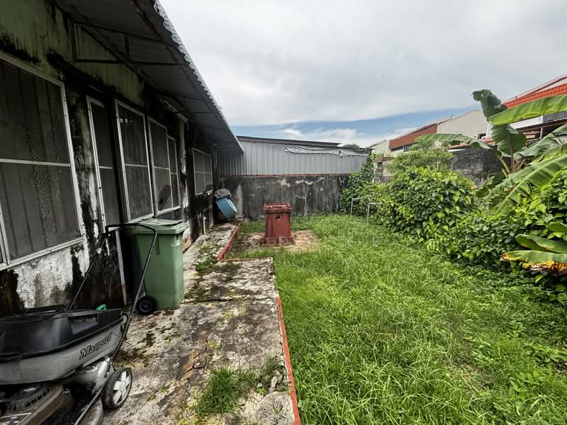 Rumah Berkembar untuk Dijual di Jalan Kebun Bunga (George Town) - Joyce Lee - Exterior - PropertyGuru.com.my