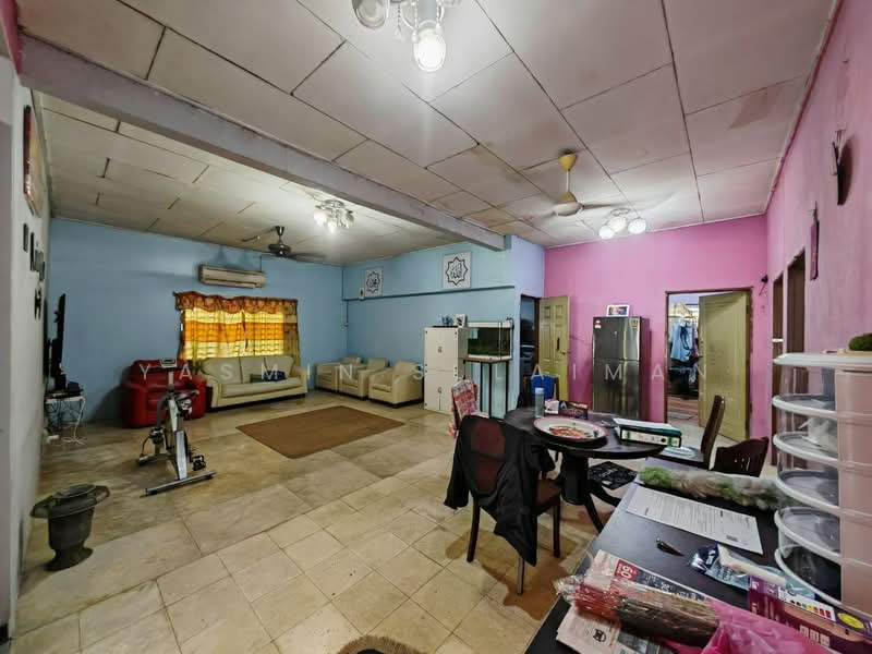 Bungalow for Sale in Sungai Buloh (Selangor) - Yasmin Sulaiman - Living Room - PropertyGuru.com.my