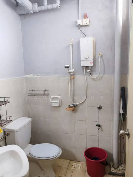 Apartment for Rent at Lake View Suites - James Bong - Bathroom - PropertyGuru.com.my