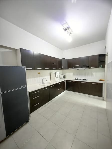 Kondominium untuk Dijual di Bayswater Resort Condominium - Meng . - Kitchen - PropertyGuru.com.my