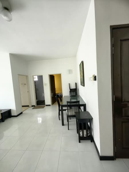 Kondominium untuk Dijual di Bayswater Resort Condominium - Meng . - Living Room - PropertyGuru.com.my