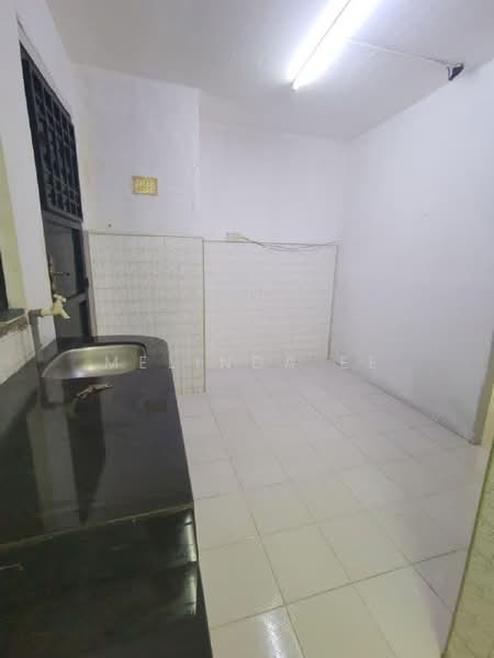 Flat for Sale at Flat Taman Ungku Tun Aminah - Melinda Ee - Kitchen - PropertyGuru.com.my