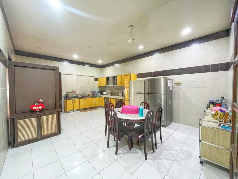 Semi-Detached House for Sale in Bandar Nusaputra (Puchong) - Farhan Rafael - Kitchen - PropertyGuru.com.my