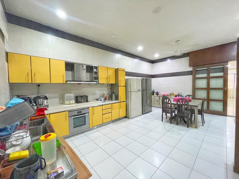 Semi-Detached House for Sale in Bandar Nusaputra (Puchong) - Farhan Rafael - Kitchen - PropertyGuru.com.my