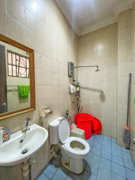 Semi-Detached House for Sale in Bandar Nusaputra (Puchong) - Farhan Rafael - Bathroom - PropertyGuru.com.my