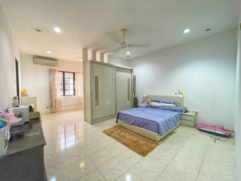 Semi-Detached House for Sale in Bandar Nusaputra (Puchong) - Farhan Rafael - Bedroom - PropertyGuru.com.my
