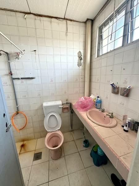 2-storey Terraced House for Sale in Puchong (Selangor) - Adibah Salim - Bathroom - PropertyGuru.com.my