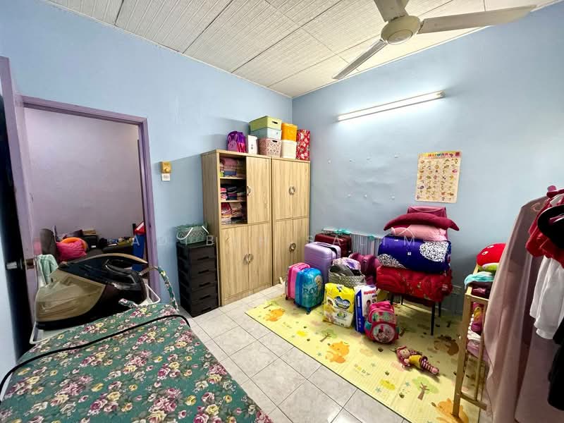 2-storey Terraced House for Sale in Puchong (Selangor) - Adibah Salim - Bedroom - PropertyGuru.com.my