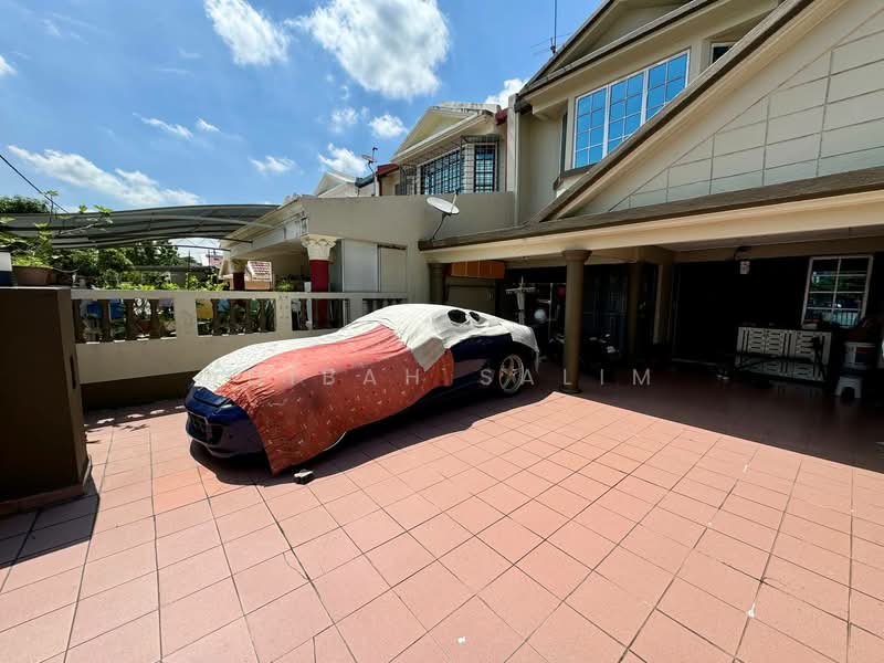 2-storey Terraced House for Sale in Puchong (Selangor) - Adibah Salim - Exterior - PropertyGuru.com.my