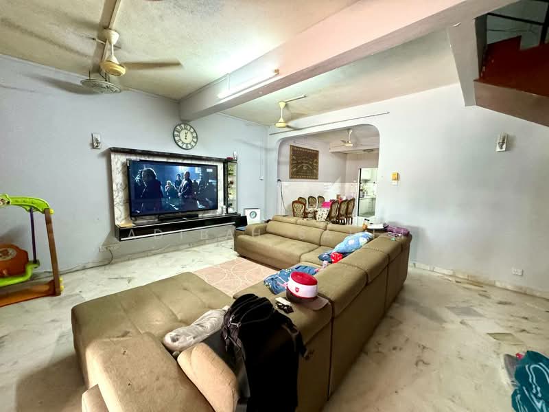 2-storey Terraced House for Sale in Puchong (Selangor) - Adibah Salim - Living Room - PropertyGuru.com.my