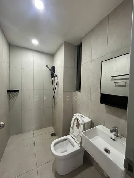 Kondominium untuk Disewa di Kenwingston Platz - CK Teong - Bathroom - PropertyGuru.com.my