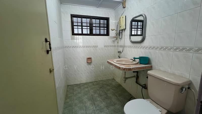 Kondominium untuk Disewa di Abadi Villa - CY Chooi - Bathroom - PropertyGuru.com.my