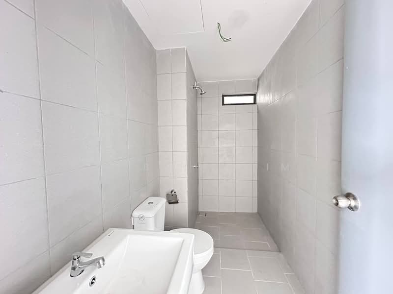 Service Residence for Sale at E'Island Lake Haven - Adibah Salim - Bathroom - PropertyGuru.com.my