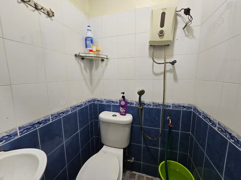 Rumah Teres 2 Tingkat untuk Dijual di Johor Bahru (Johor) - Daniel Yong - Bathroom - PropertyGuru.com.my