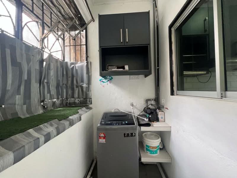 Apartment for Sale at Sri Putra Apartment @ Sungai Buloh - Amirul Nasyriq - Balcony - PropertyGuru.com.my