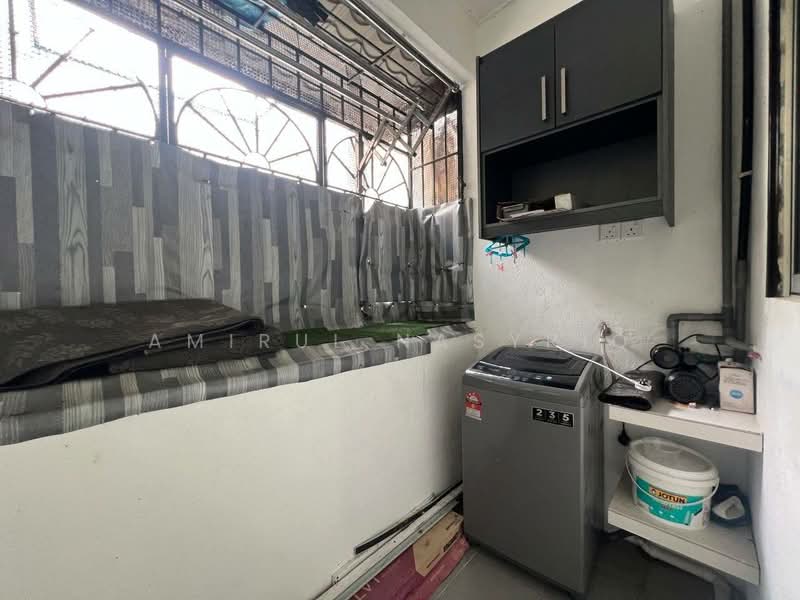 Apartment for Sale at Sri Putra Apartment @ Sungai Buloh - Amirul Nasyriq - Balcony - PropertyGuru.com.my