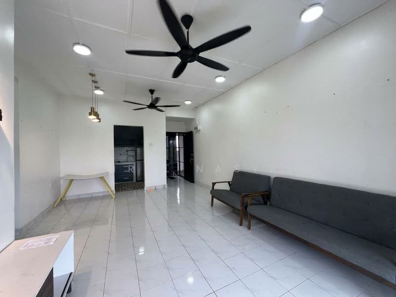 Apartment for Sale at Sri Putra Apartment @ Sungai Buloh - Amirul Nasyriq - Living Room - PropertyGuru.com.my